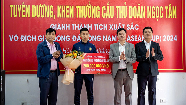 ”Chiến binh” Doãn Ngọc Tân được Thanh Hóa thưởng 300 triệu đồng