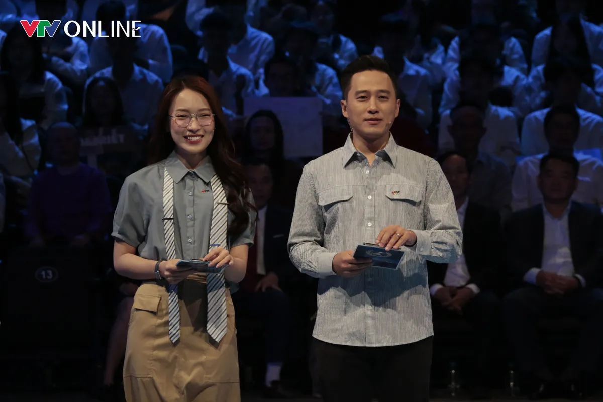 Đường lên đỉnh Olympia: Nam sinh Huế giành cầu truyền hình đầu tiên năm 2025 - Ảnh 2. Đường lên đỉnh Olympia: Nam sinh Huế giành cầu truyền hình đầu tiên năm 2025 - Ảnh 2.