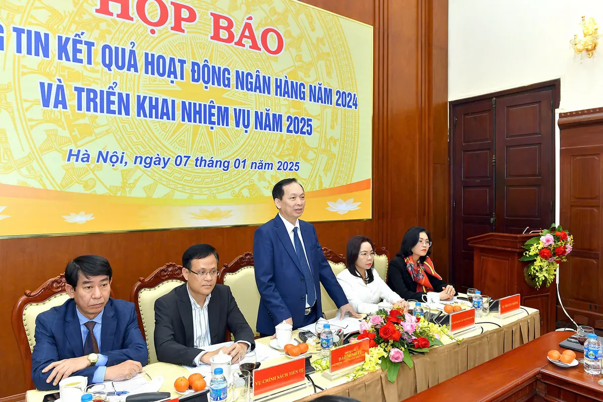 Tỷ giá USD tăng hơn 5% trong năm 2024 - Ảnh 1.