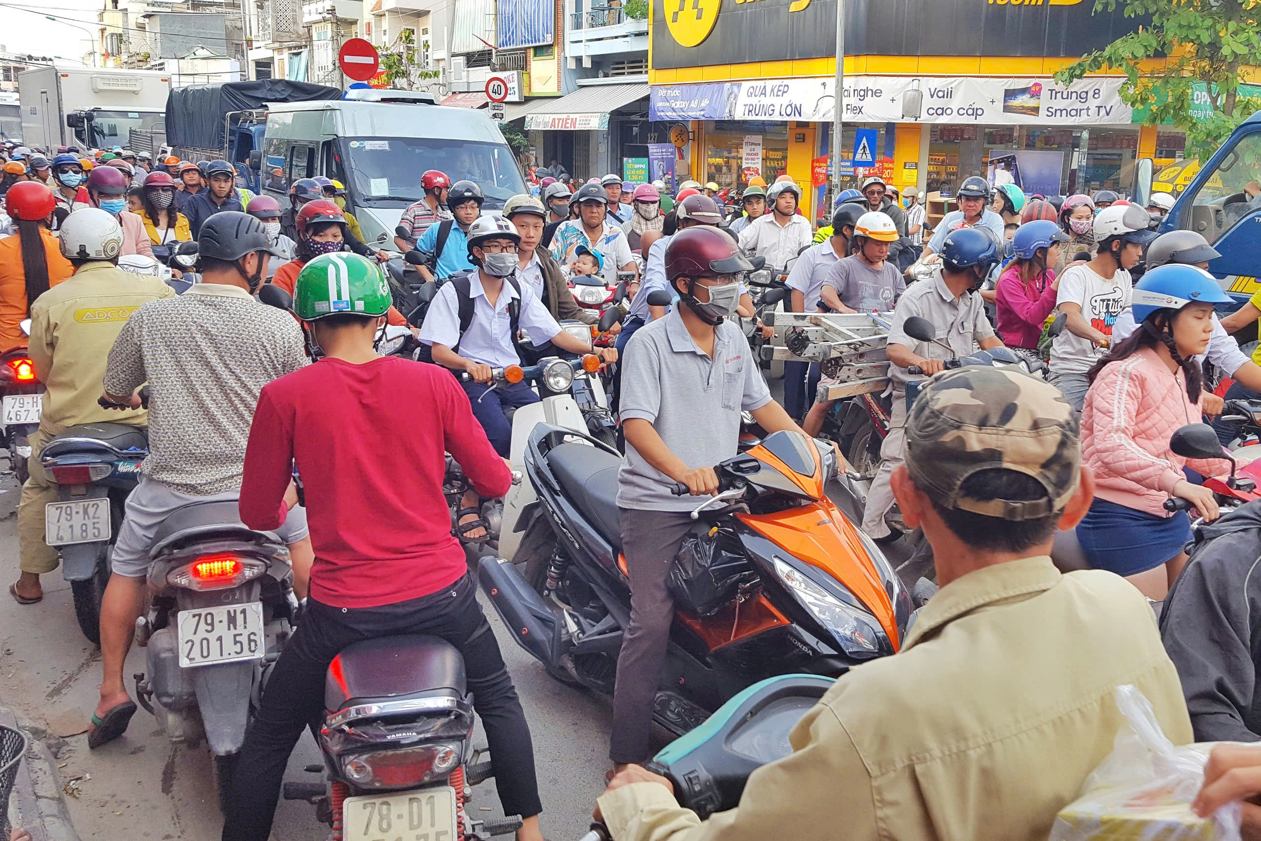 Ùn tắc giao thông tại Nha Trang 'gây khó' cho du lịch