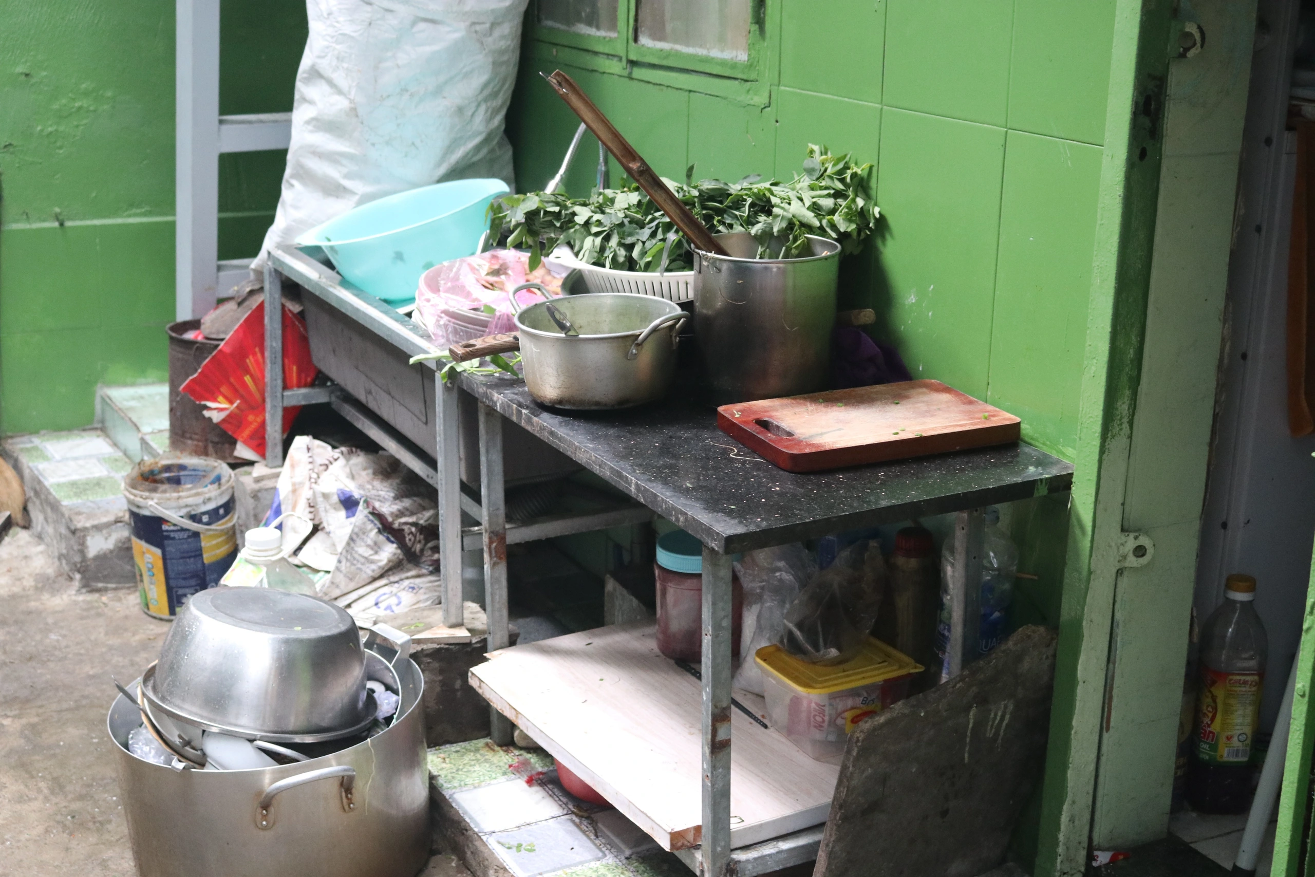 Hẻm ‘giang hồ’ Mả Lạng ở TP.HCM, nơi không sợ trộm cắp chỉ sợ thiếu ngủ Hẻm ‘giang hồ’ Mả Lạng ở TP.HCM, nơi không sợ trộm cắp chỉ sợ thiếu ngủ