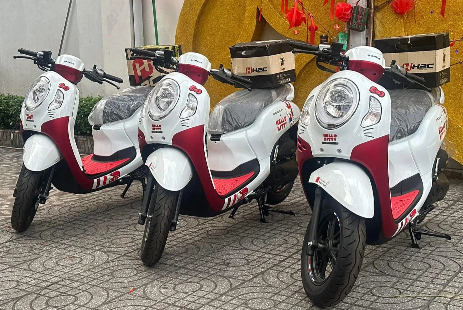 Chỉ sản xuất 2.000 xe, Honda Scoopy Hello Kitty về Việt Nam giá gần 90 triệu đồng