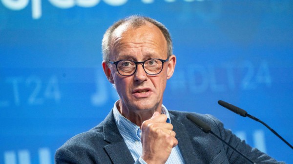 Lãnh đạo đối lập Đức Friedrich Merz nghi ngờ khả năng NATO duy trì như hiện tại