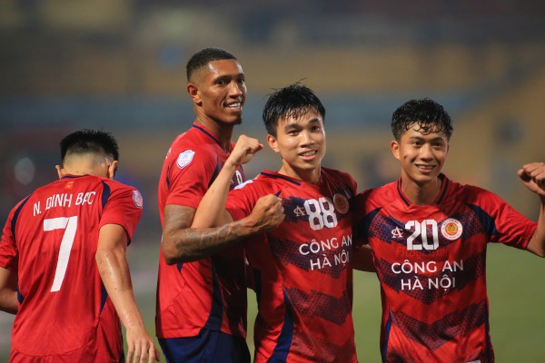 Nghịch lý CLB CAHN: Đá cực hay ở Cúp C1 Đông Nam Á, nhưng còn V-League...