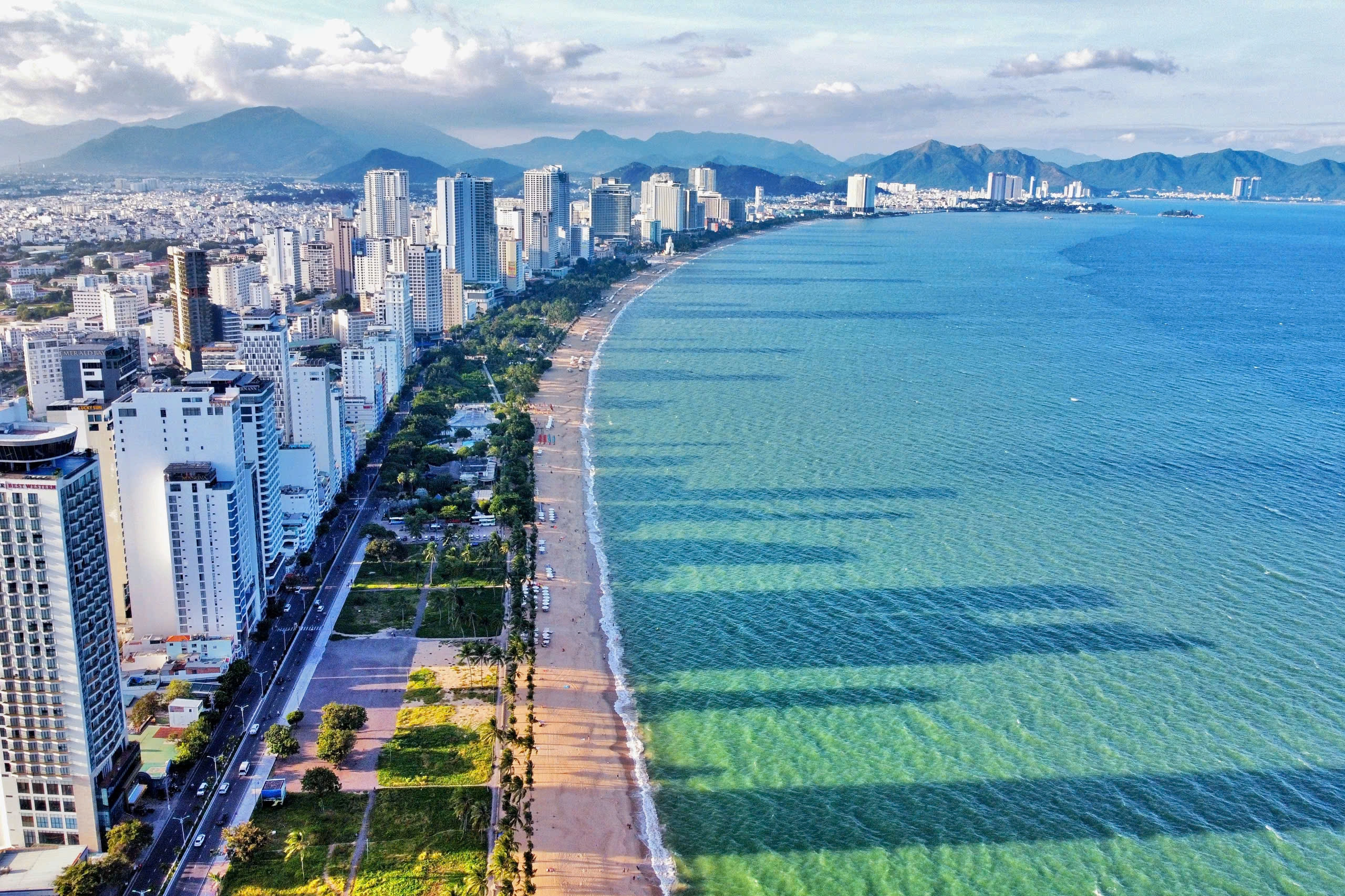 Ùn tắc giao thông tại Nha Trang 'gây khó' cho du lịch