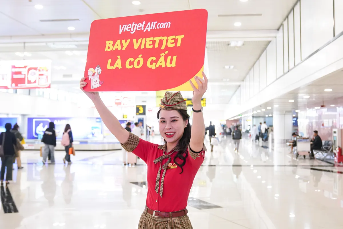 Bay Vietjet là có gấu trong mùa lễ Valentine này - Ảnh 1.