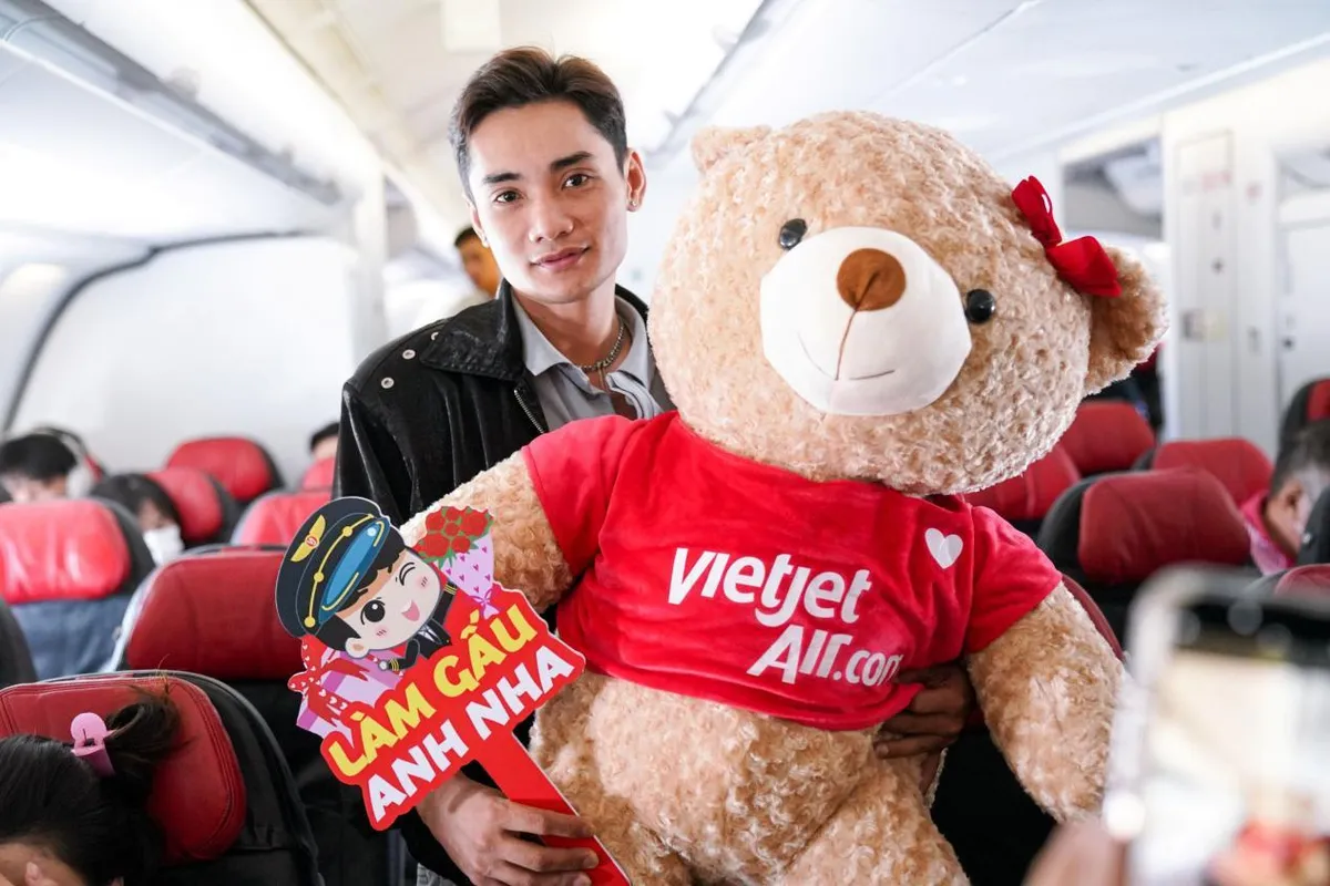 Bay Vietjet là có gấu trong mùa lễ Valentine này - Ảnh 13.