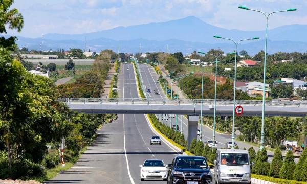 Chủ tịch Lâm Đồng chỉ đạo tập trung tháo gỡ quy hoạch, dự án bị 'nghẽn'