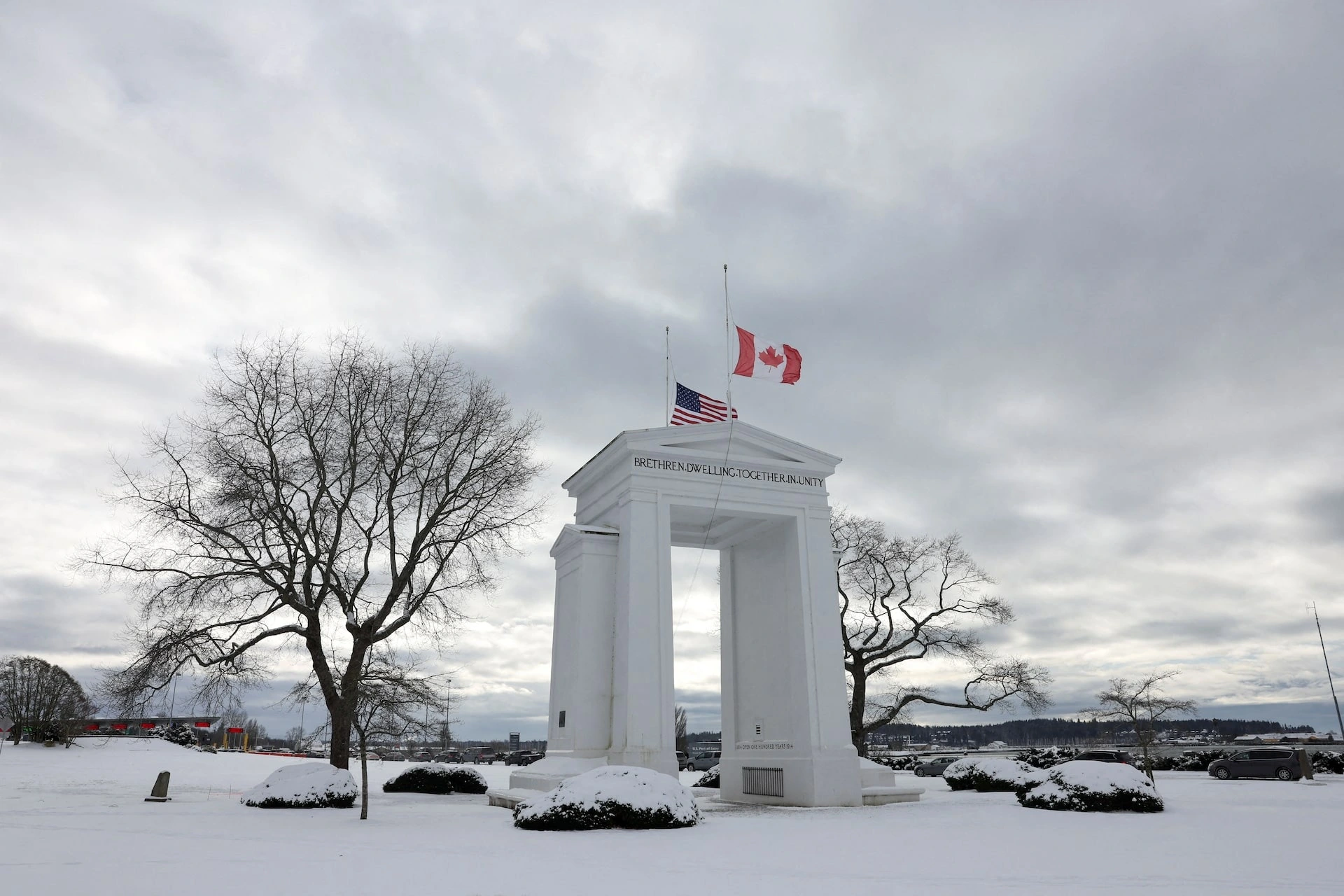 Biên giới dài nhất thế giới giữa Canada - Hoa Kỳ trông như thế nào?