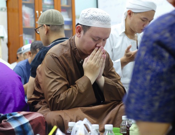 Sống ở TP.HCM: Chợ Ramadan đông người Hồi giáo chỉ diễn ra 1 tháng trong năm