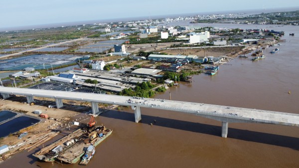 Bí thư Tỉnh ủy Cà Mau: Không để nhà đầu tư chờ mặt bằng