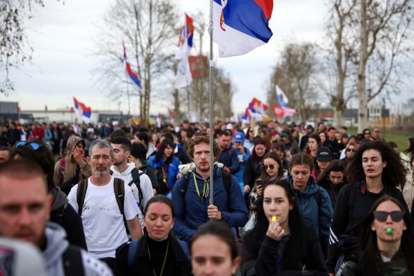 Hàng nghìn người tập trung biểu tình chống chính phủ tại Serbia