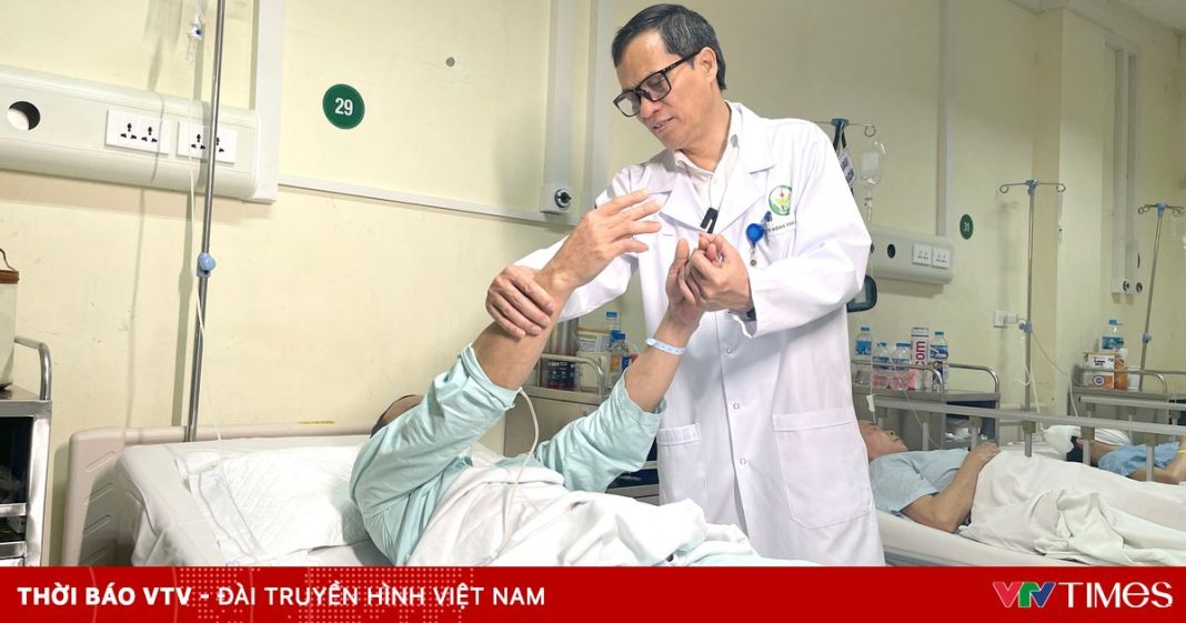 Lần đầu tiên tại Việt Nam: Phẫu thuật nội soi trên cung mày cắt bỏ khối u ở tầng trước nền sọ