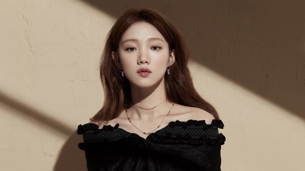 Lee Sung Kyung ăn lẩu bò để giữ vòng eo săn chắc