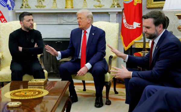 Phản ứng trái chiều về việc Mỹ tạm dừng viện trợ quân sự cho Ukraine