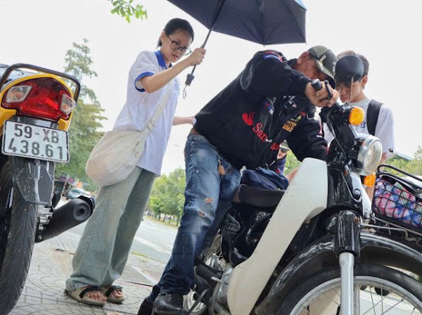 TP.HCM nghĩa tình: 'Long quận 9, tiêu chí giúp người qua đường 0 đồng'
