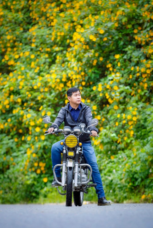Mùa dã quỳ khoe sắc vàng trong nắng Mùa dã quỳ khoe sắc vàng trong nắng