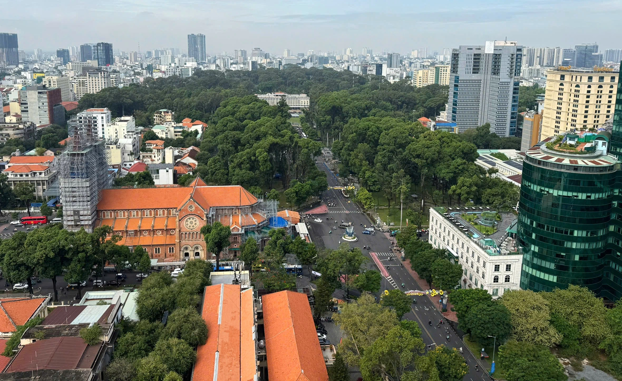 Hát bài Đất nước trọn niềm vui dịp kỷ niệm 50 năm đất nước thống nhất