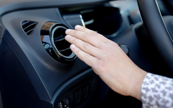 Ô tô sử dụng bao lâu nên vệ sinh hệ thống điều hòa?