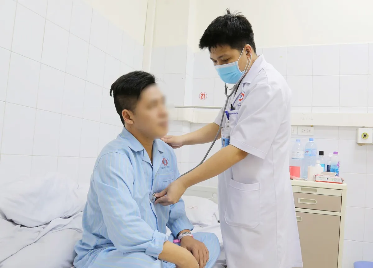 Liên tiếp cấp cứu 3 bệnh nhân ngừng tim do nhồi máu cơ tim cấp - Ảnh 2. Liên tiếp cấp cứu 3 bệnh nhân ngừng tim do nhồi máu cơ tim cấp - Ảnh 2.