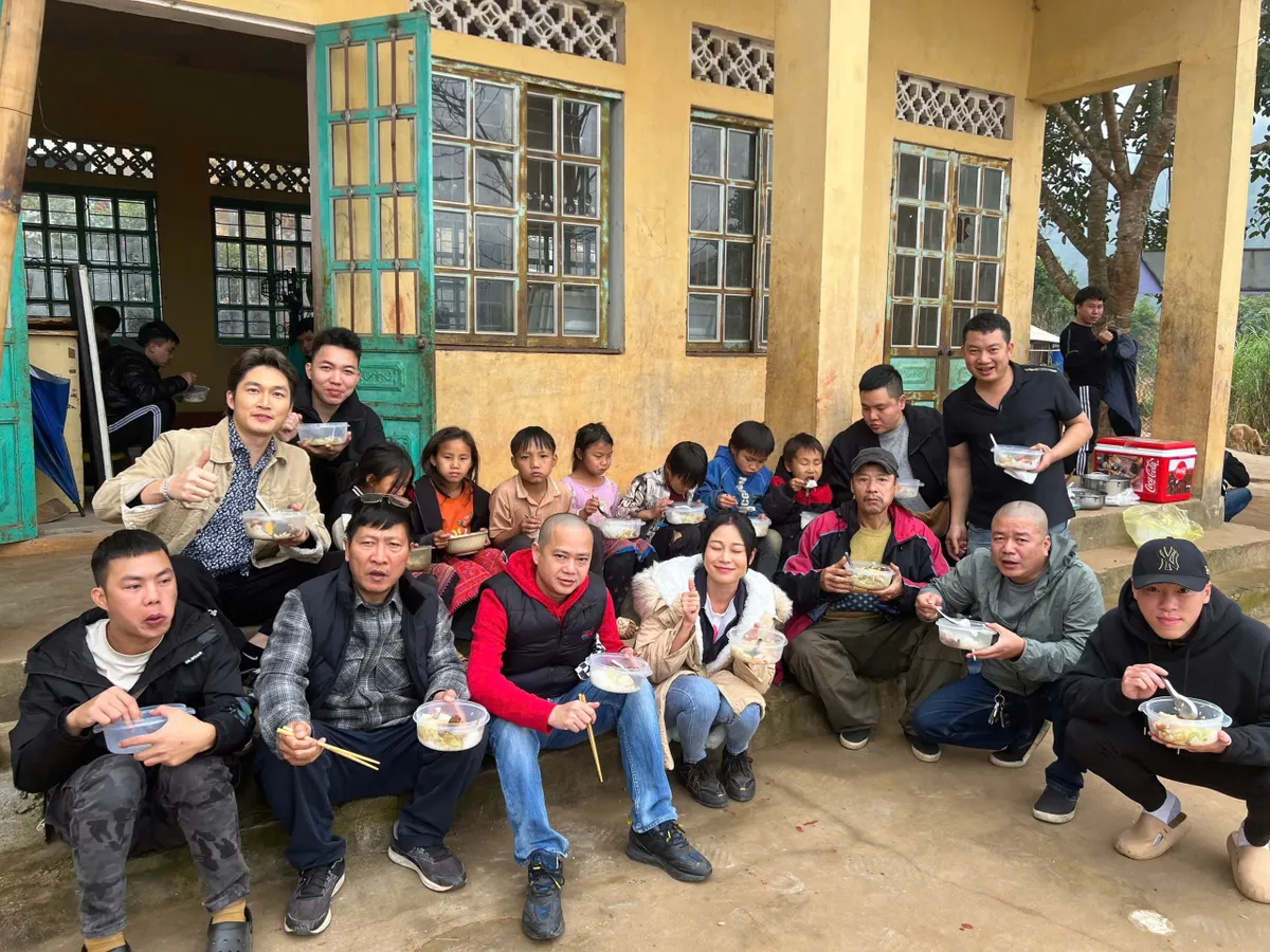 Đạo diễn Trịnh Lê Phong: Chinh phục những cung đường để có hình ảnh đã mắt - Ảnh 18. Đạo diễn Trịnh Lê Phong: Chinh phục những cung đường để có hình ảnh đã mắt - Ảnh 18.