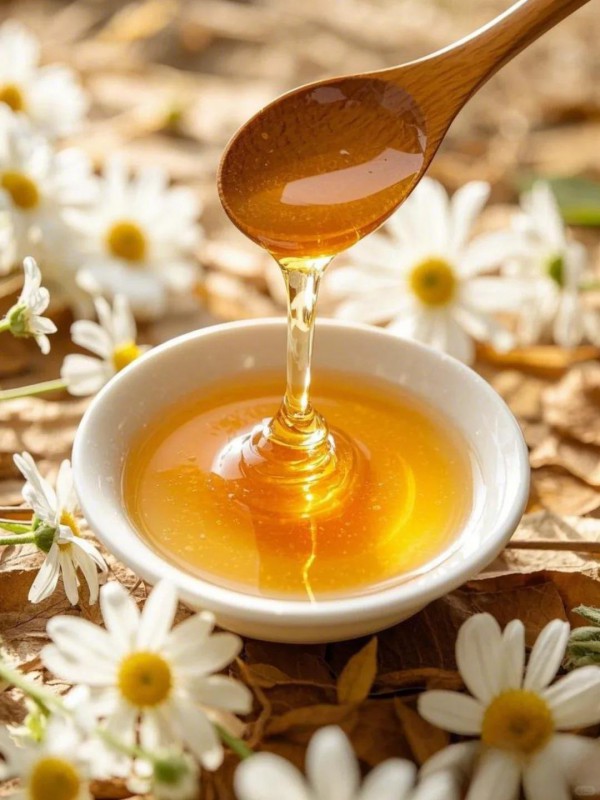 Trộn muối, mật ong vào sữa rửa mặt giúp da láng bóng