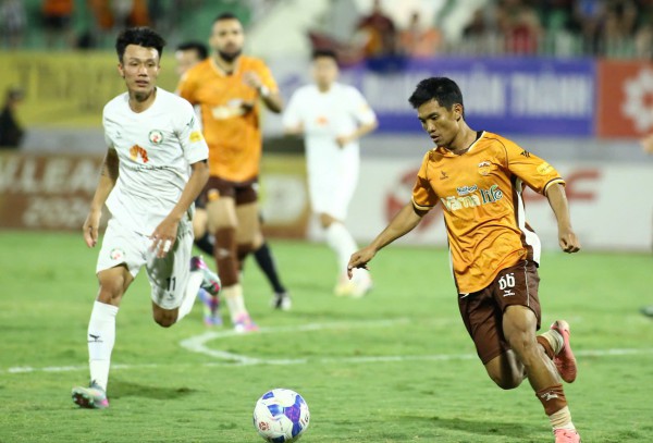 CLB Bình Định bất ngờ thắng HAGL: Nửa số đội V-League 'mất ăn mất ngủ' vì...