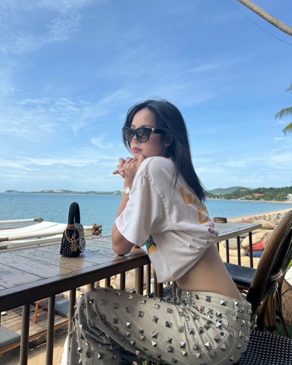 Xu hướng "đính đá" đã quay trở lại đường đua thời trang Xu hướng "đính đá" đã quay trở lại đường đua thời trang