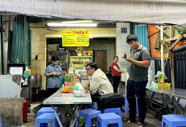 Hẻm bán món chay 'độc nhất' TP.HCM: Chuyện 'lạ' xảy ra sau gần nửa thế kỷ Hẻm bán món chay 'độc nhất' TP.HCM: Chuyện 'lạ' xảy ra sau gần nửa thế kỷ