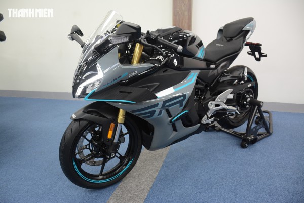 CFMoto 450SR S đầu tiên về Việt Nam, giá hơn 155 triệu đồng CFMoto 450SR S đầu tiên về Việt Nam, giá hơn 155 triệu đồng