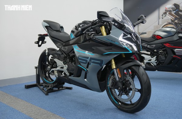 CFMoto 450SR S đầu tiên về Việt Nam, giá hơn 155 triệu đồng CFMoto 450SR S đầu tiên về Việt Nam, giá hơn 155 triệu đồng