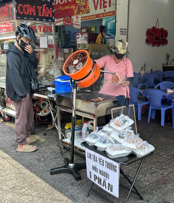Hôm nay 14 âm lịch, nhiều quán ở TP.HCM tặng cơm chay miễn phí mùa Phật đản Hôm nay 14 âm lịch, nhiều quán ở TP.HCM tặng cơm chay miễn phí mùa Phật đản