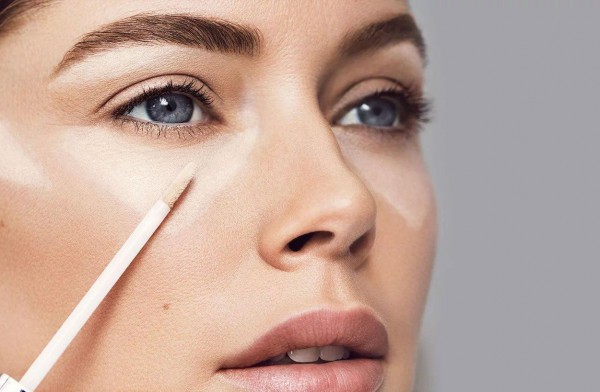 Sai lầm khi dùng kem che khuyết điểm khiến da xuống cấp