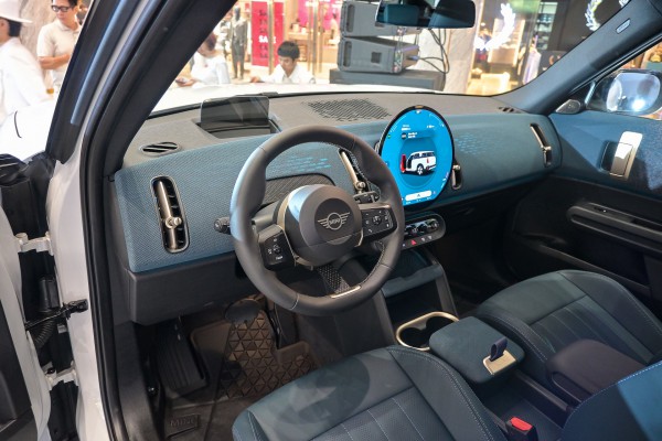 MINI Countryman 2025 'lột xác' thiết kế, giá từ 2,6 tỉ đồng MINI Countryman 2025 'lột xác' thiết kế, giá từ 2,6 tỉ đồng