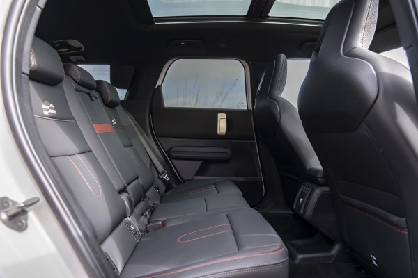 MINI Countryman 2025 'lột xác' thiết kế, giá từ 2,6 tỉ đồng MINI Countryman 2025 'lột xác' thiết kế, giá từ 2,6 tỉ đồng