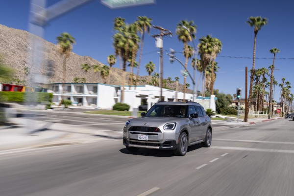 MINI Countryman 2025 'lột xác' thiết kế, giá từ 2,6 tỉ đồng MINI Countryman 2025 'lột xác' thiết kế, giá từ 2,6 tỉ đồng