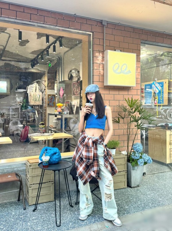 Phối sơ mi ca rô chuẩn xu hướng mùa hè Phối sơ mi ca rô chuẩn xu hướng mùa hè