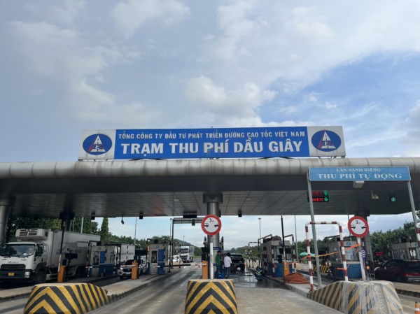 3 lỗi phổ biến khiến tài xế bị phạt khi qua trạm thu phí ETC 3 lỗi phổ biến khiến tài xế bị phạt khi qua trạm thu phí ETC