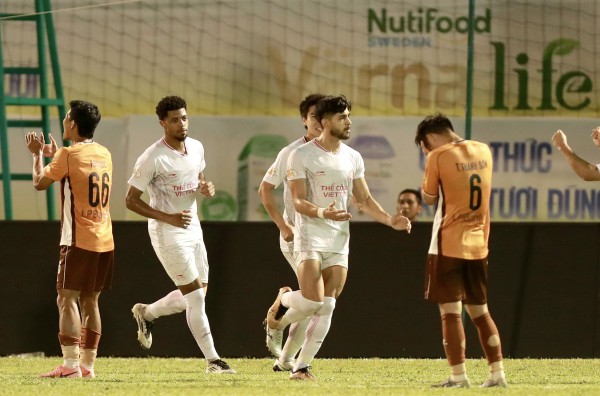 Thua đáng tiếc HAGL: Thể Công Viettel và HLV Popov vẫn thách thức cả V-League mùa tới Thua đáng tiếc HAGL: Thể Công Viettel và HLV Popov vẫn thách thức cả V-League mùa tới
