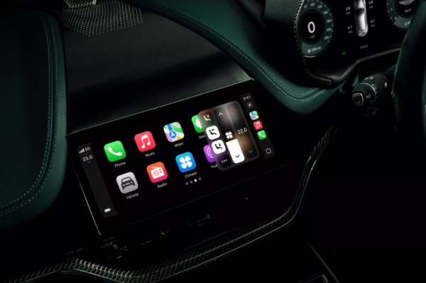 Apple tiến sâu vào thế giới ô tô với CarPlay Ultra