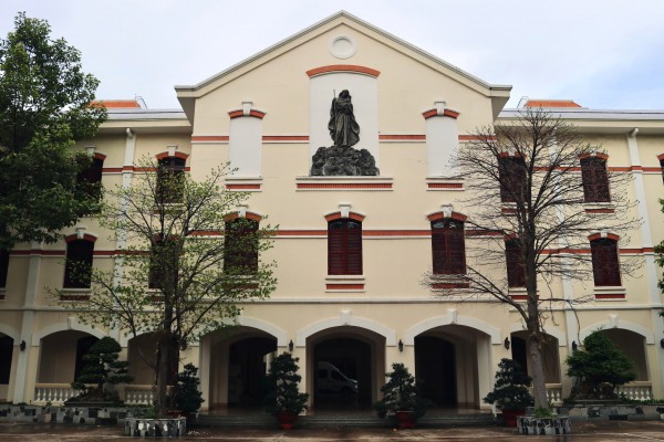 Nhà nguyện Công giáo 158 tuổi ở TP.HCM: Nơi lưu giữ phần mộ 3 giám mục Nhà nguyện Công giáo 158 tuổi ở TP.HCM: Nơi lưu giữ phần mộ 3 giám mục