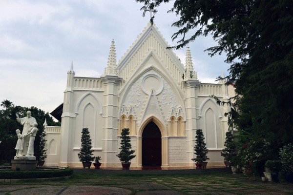 Nhà nguyện Công giáo 158 tuổi ở TP.HCM: Nơi lưu giữ phần mộ 3 giám mục Nhà nguyện Công giáo 158 tuổi ở TP.HCM: Nơi lưu giữ phần mộ 3 giám mục
