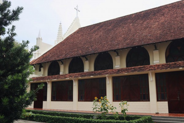 Nhà nguyện Công giáo 158 tuổi ở TP.HCM: Nơi lưu giữ phần mộ 3 giám mục Nhà nguyện Công giáo 158 tuổi ở TP.HCM: Nơi lưu giữ phần mộ 3 giám mục