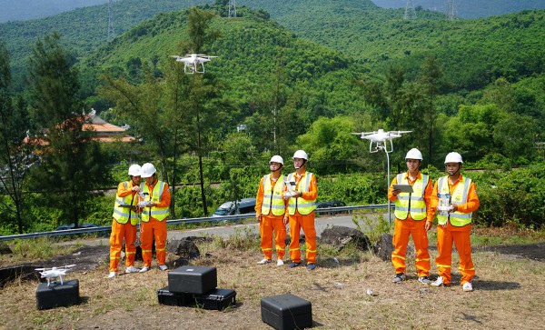 Kỷ niệm 135 năm ngày sinh Chủ tịch Hồ Chí Minh: Tổng công ty Truyền tải điện Quốc gia làm theo lời Bác!