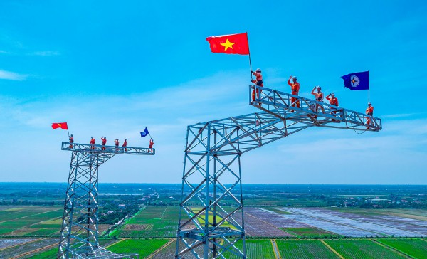 Kỷ niệm 135 năm ngày sinh Chủ tịch Hồ Chí Minh: Tổng công ty Truyền tải điện Quốc gia làm theo lời Bác!