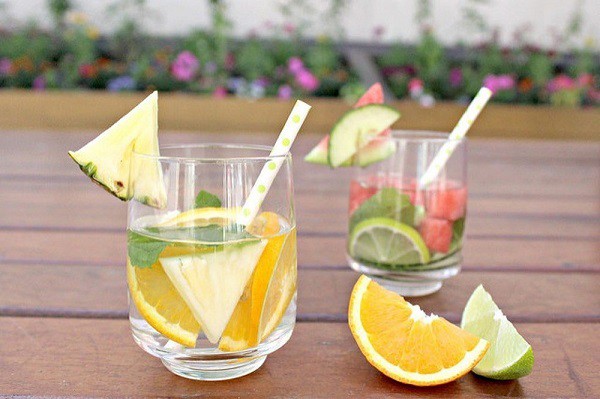 Công thức nước detox thanh mát mùa hè giúp da đẹp, dáng thon