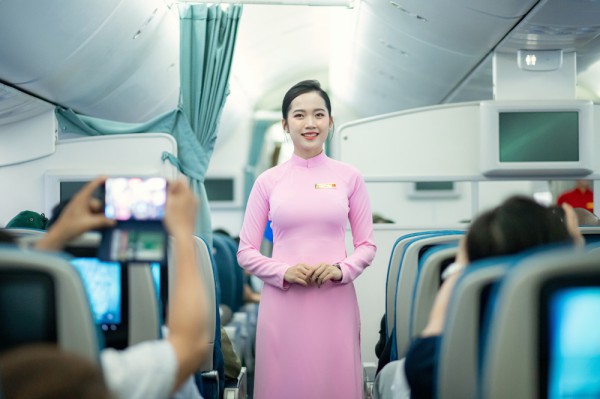 Đồng phục tiếp viên Vietnam Airlines qua các thời kỳ Đồng phục tiếp viên Vietnam Airlines qua các thời kỳ