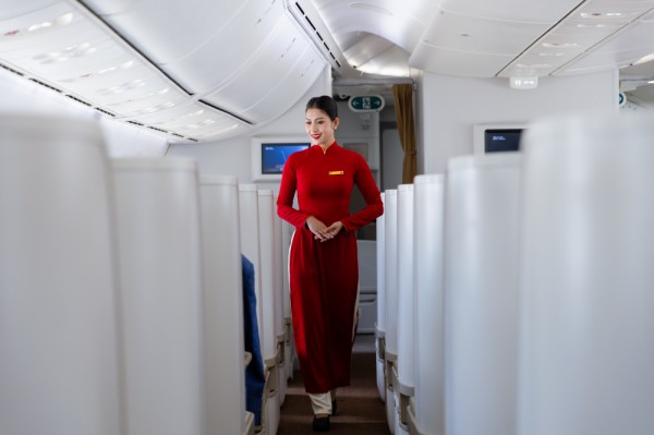 Đồng phục tiếp viên Vietnam Airlines qua các thời kỳ Đồng phục tiếp viên Vietnam Airlines qua các thời kỳ