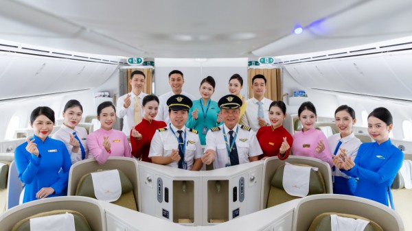 Đồng phục tiếp viên Vietnam Airlines qua các thời kỳ Đồng phục tiếp viên Vietnam Airlines qua các thời kỳ