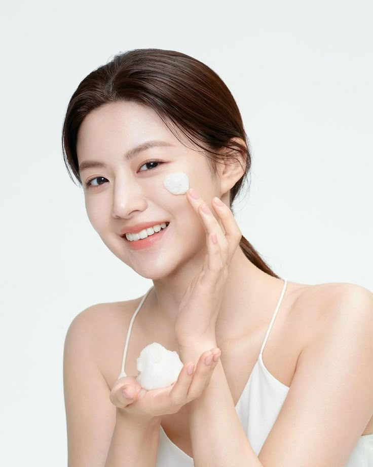 5 lỗi phổ biến khiến lớp trang điểm “kém bền” trong mùa hè